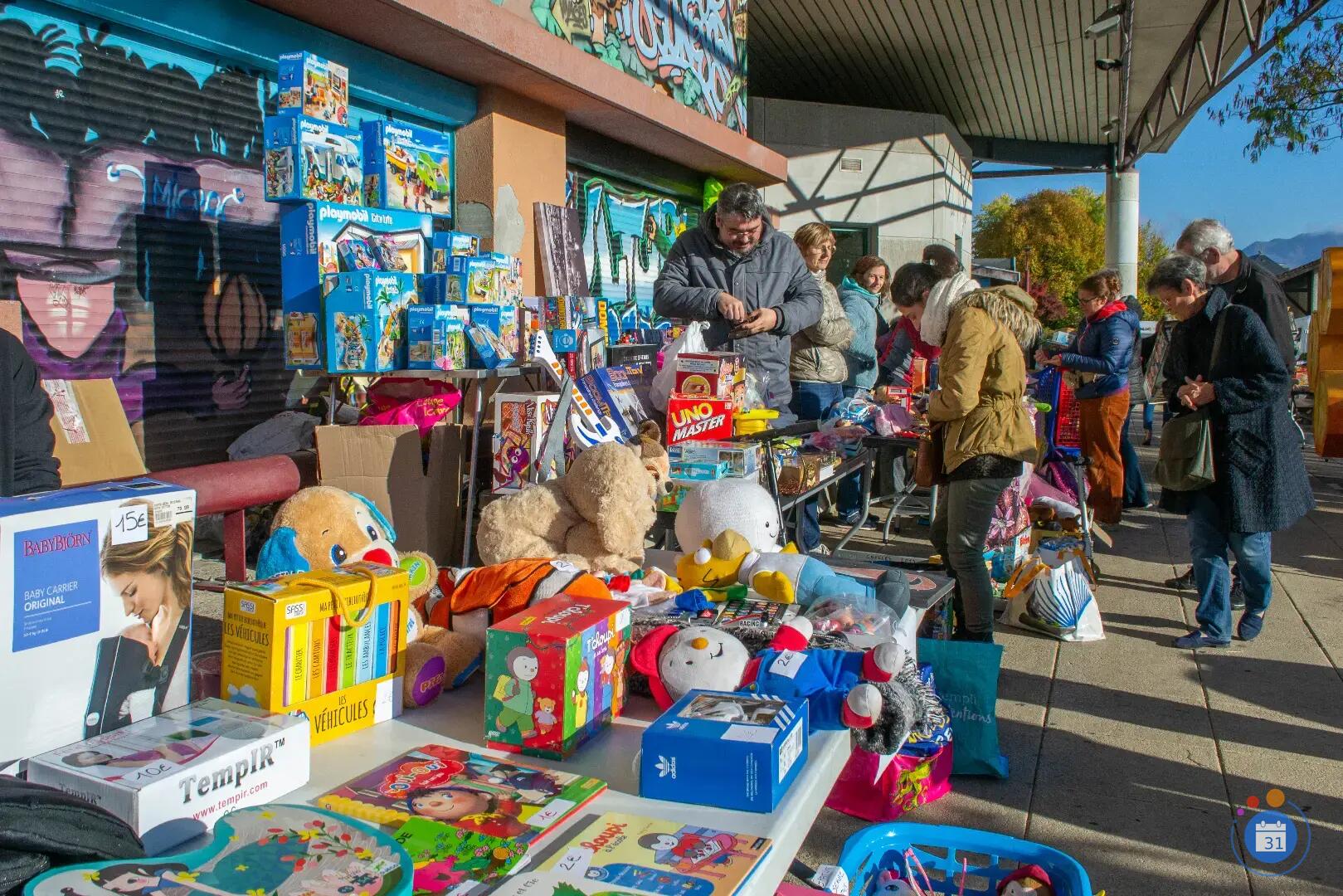 Image Vide grenier jeux jouets, livres et materiel enfance (photo 1)