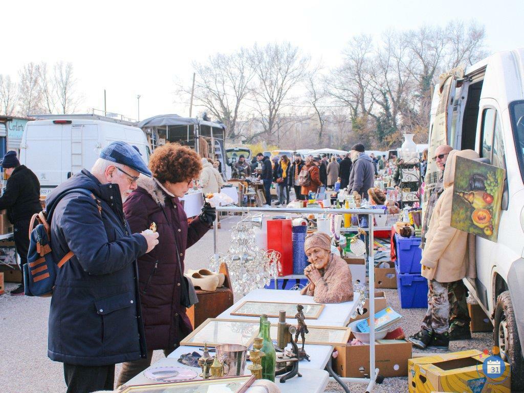 Image Boutiques et déballages de particuliers et professionnels (photo 1)