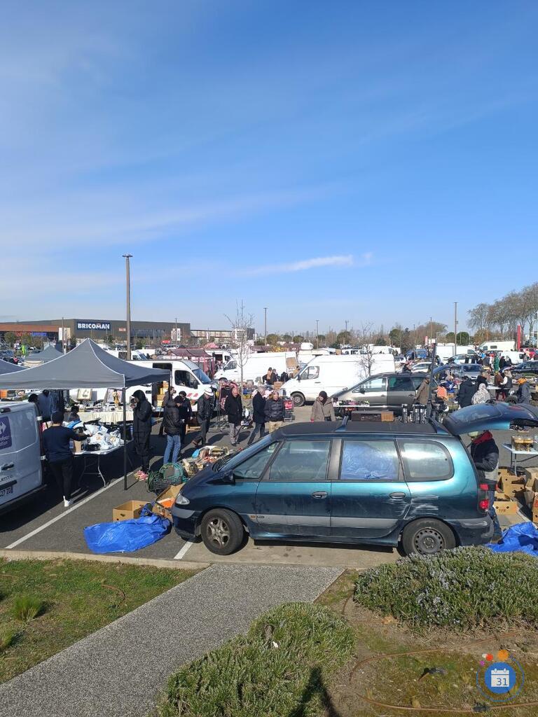 Image Brocante vide-grenier braderie Auchan - Bricoman (photo 1)