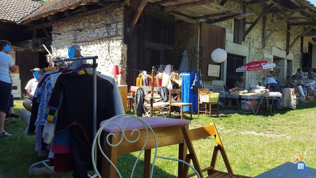 Image Vide-greniers mensuel, antiquités, arts de table. livres (photo 1)