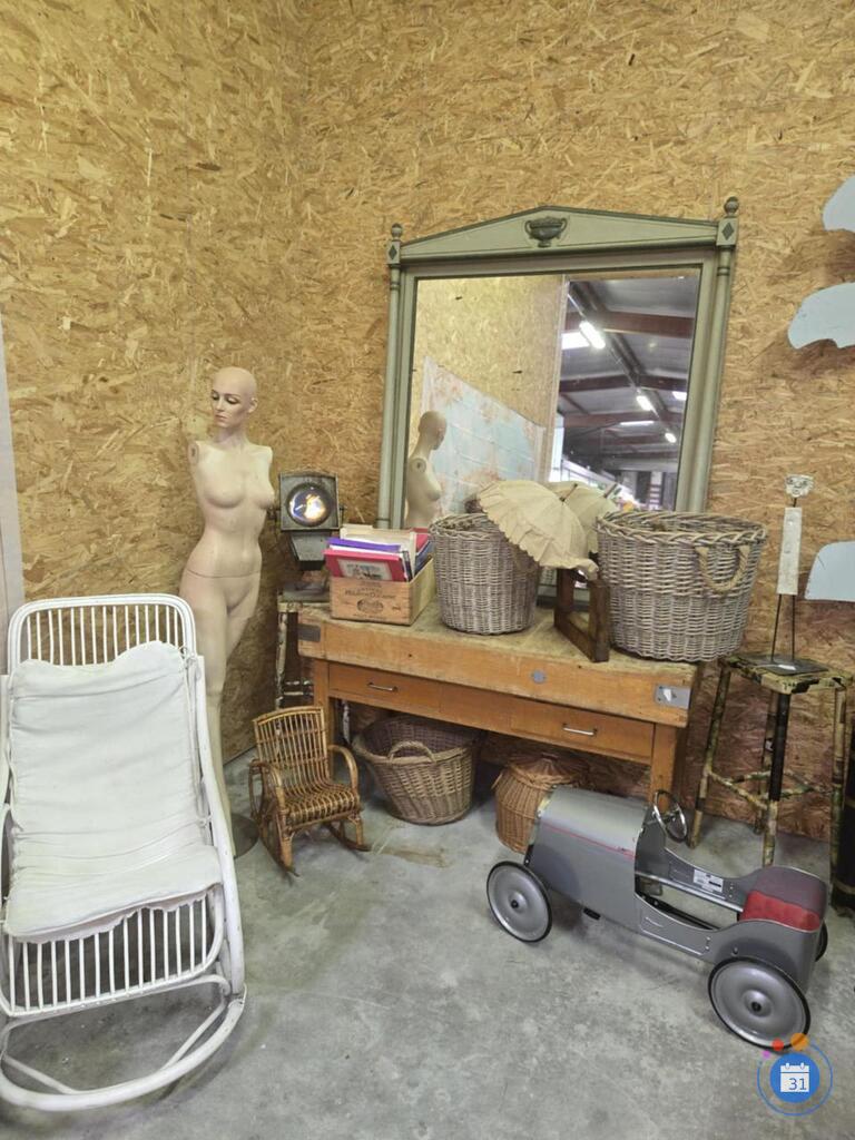 Image la grande Foire du village des brocanteurs a Bornoux (photo 1)