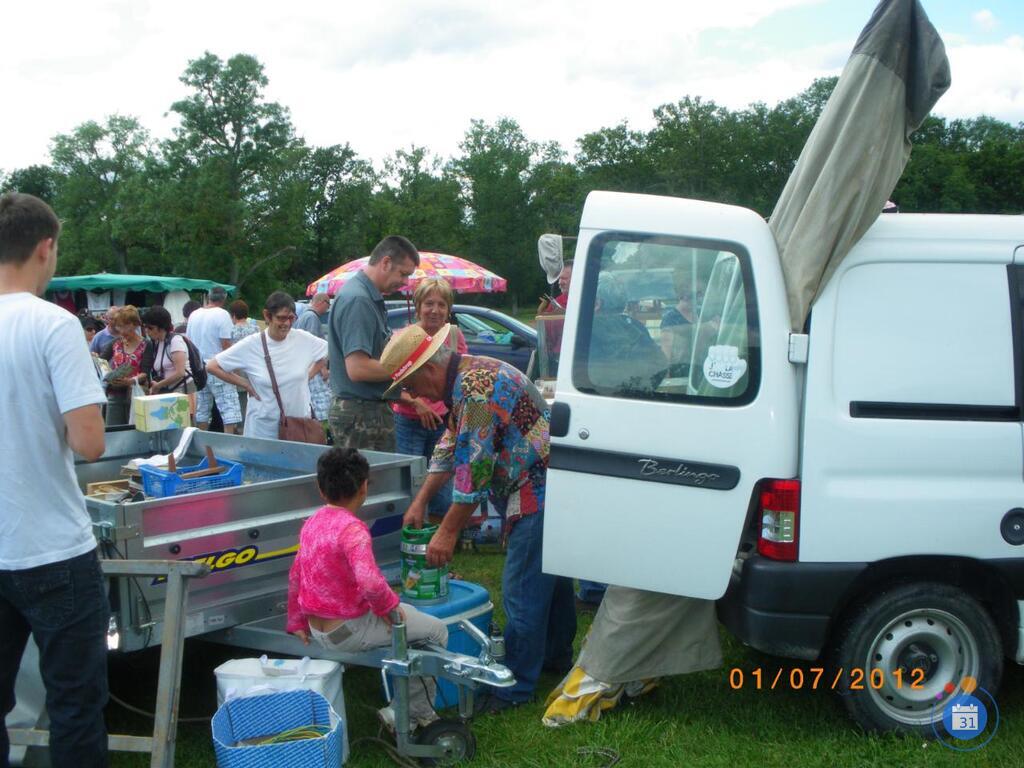 Image Vide greniers - brocante (photo 1)