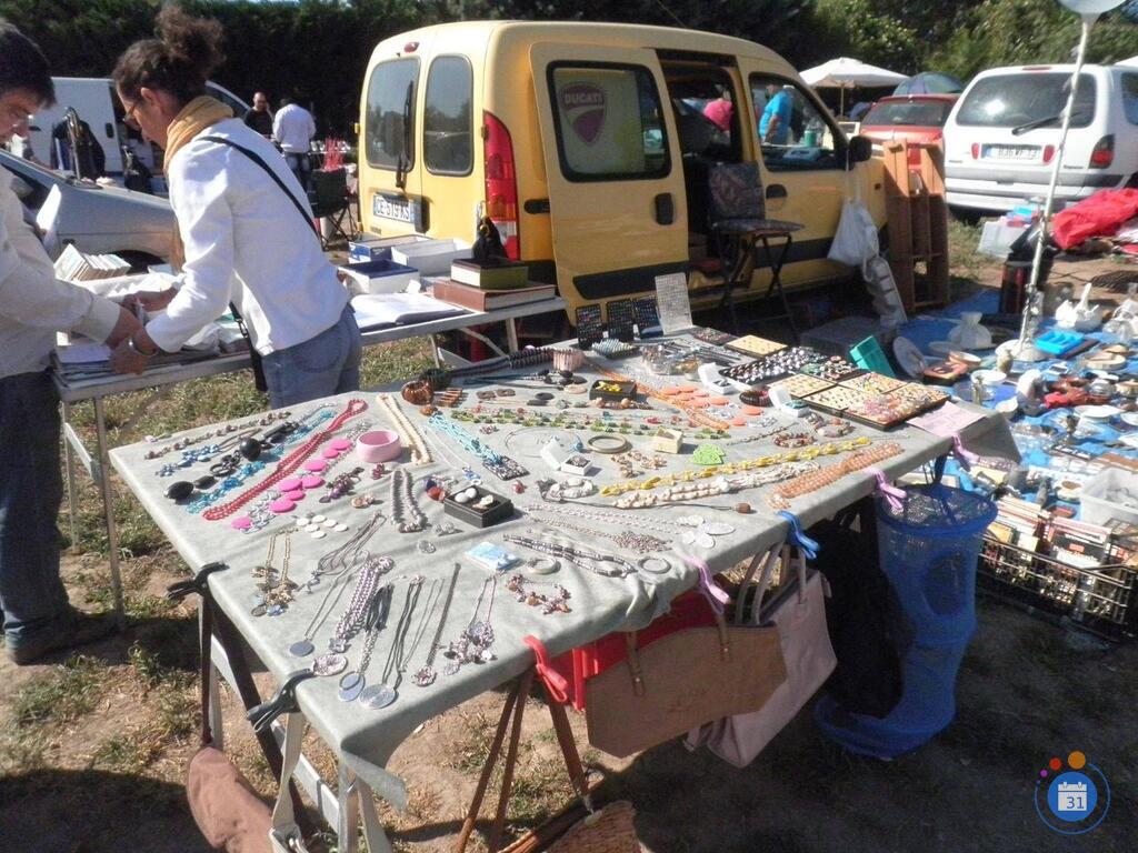 Image Vide Greniers FRANK Parking LITTORAL BOIS de 7 H a 13 H 30 (photo 1)