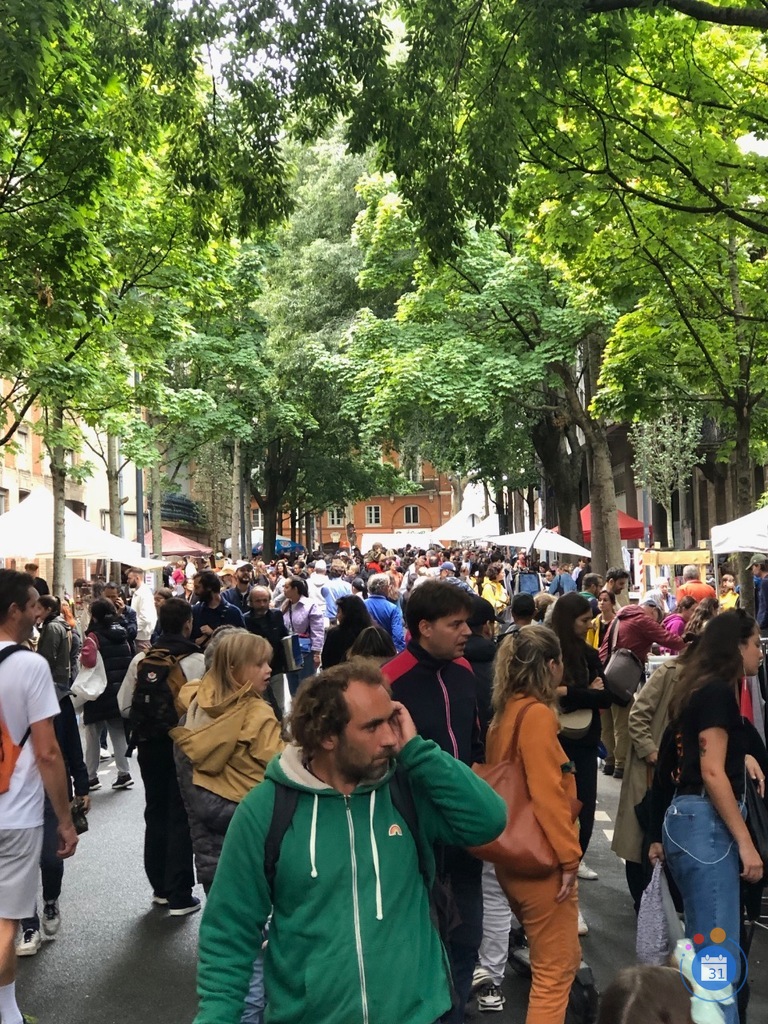 Image Vide grenier de la concorde le 51 éme (photo 1)