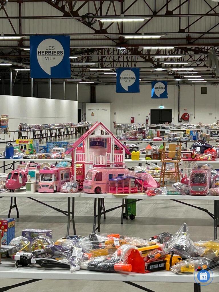Image Bourse aux jouets, livres et matériel de puériculture (photo 1)