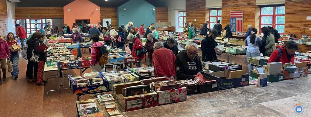 Image Vente de livres d'occasion par la bibliothèque (photo 1)