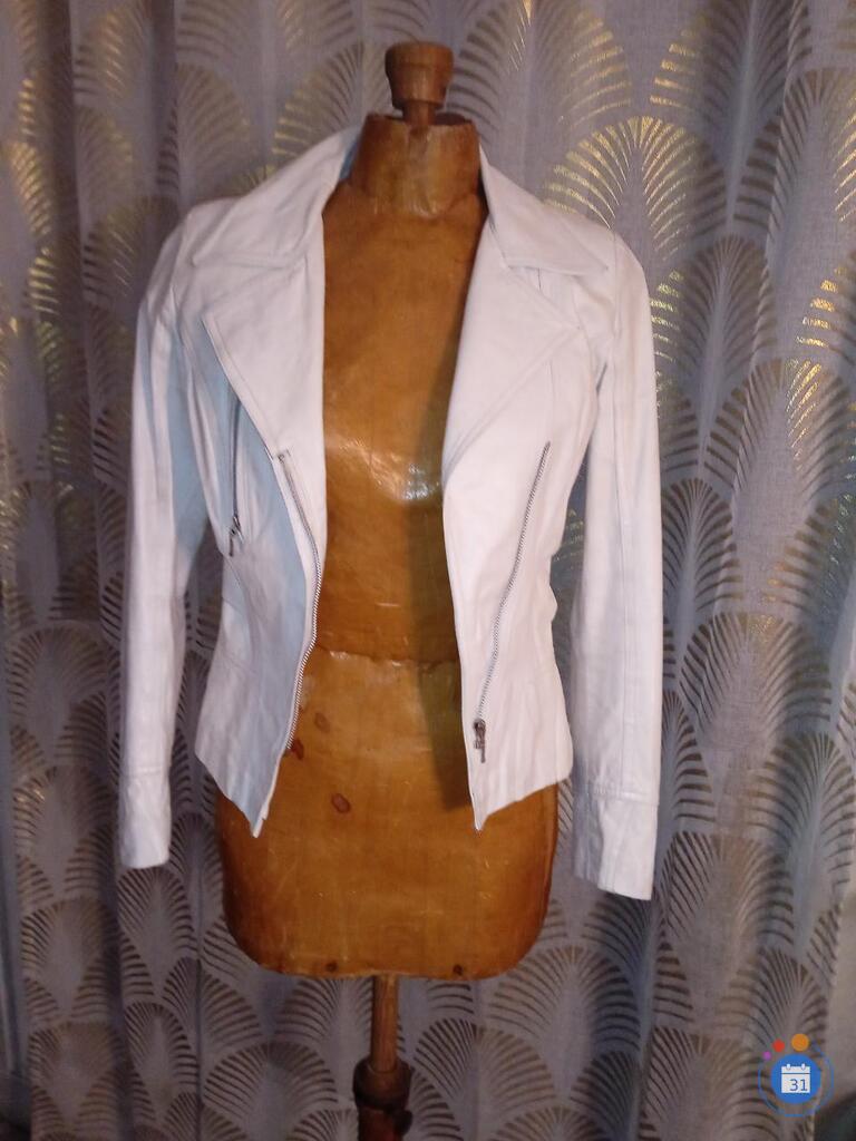 Image Vide dressing de Marques (Vestes et Manteaux Cuir Véritable) (photo 1)