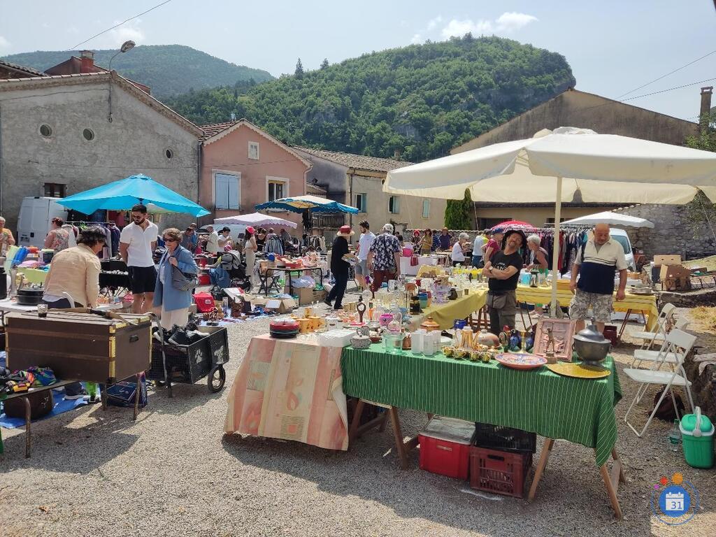 Image Vide Grenier et Marché d'artisans détourneurs (photo 1)