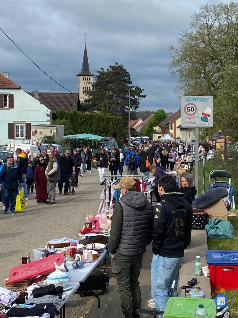 Image Vide grenier (photo 1)