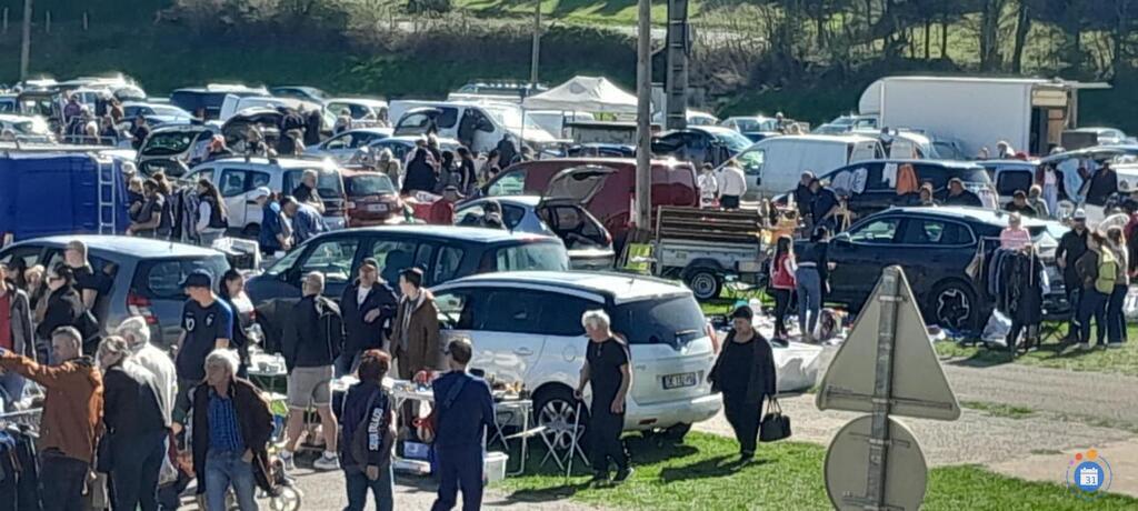 Image Brocante - Pucier BEAUCROISSANT (photo 1)