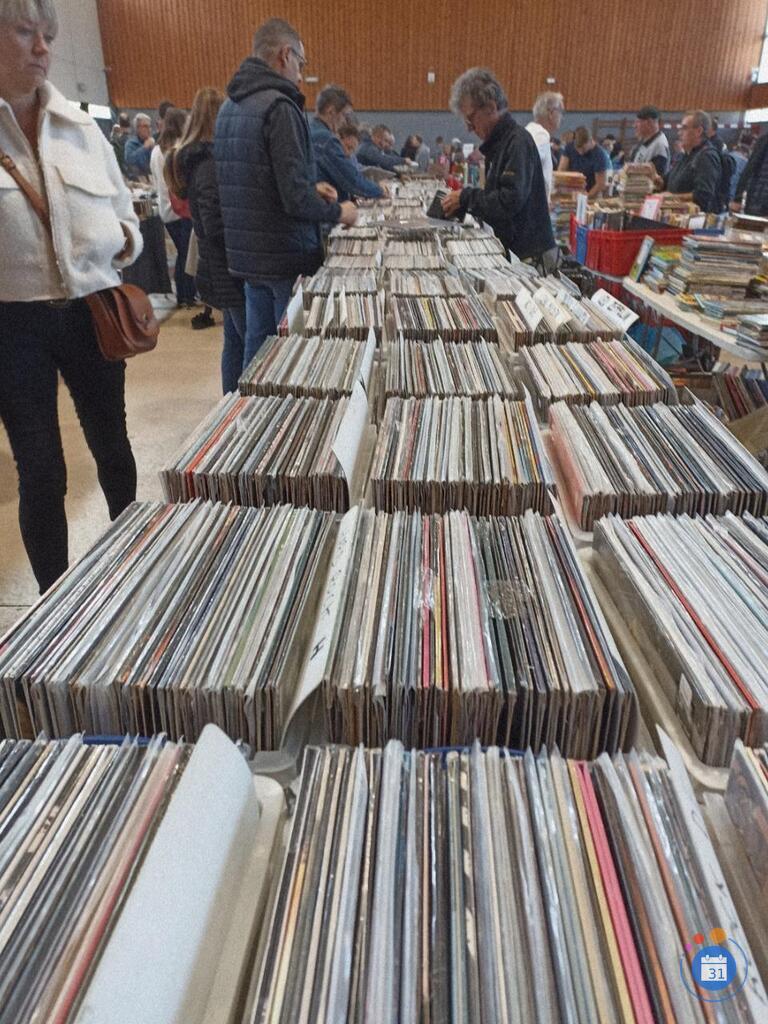 Image Foire aux livres, vinyles, papiers, jeux vidéo... (photo 1)
