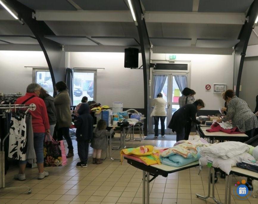 Image bourse aux vêtements d'été et matériel de puériculture (photo 1)