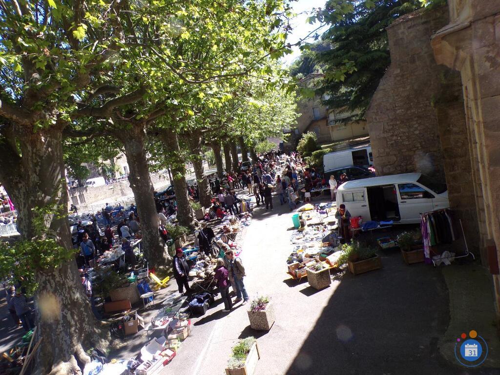 Image 30 eme vide grenier de Lunas (photo 1)