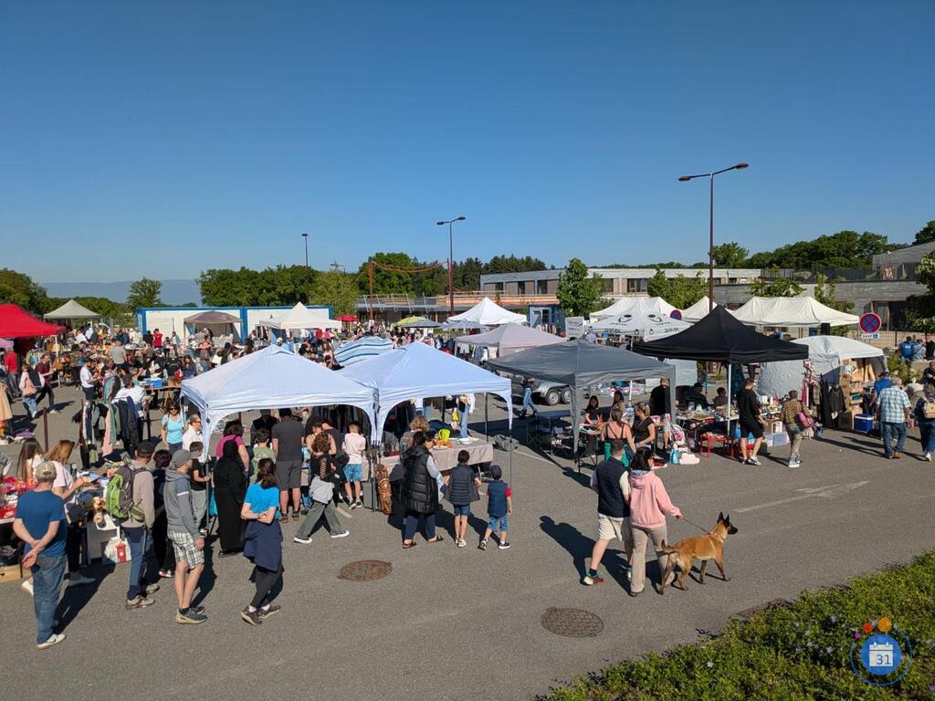 Image Vide grenier du Sou des Ecoles et de l'amicale des pompiers (photo 1)