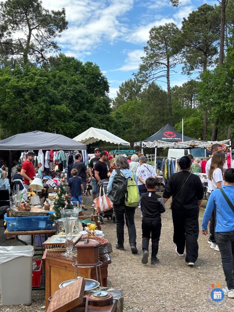 Image grand vide grenier de la CLGM (photo 1)