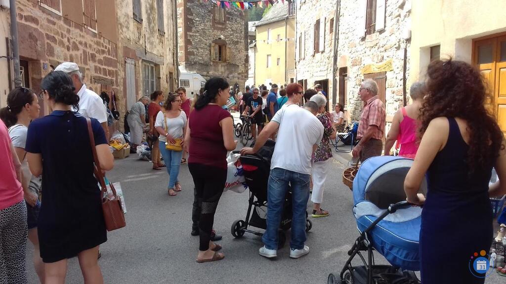 Image Vide-grenier, marche aux puces, artisans. (photo 1)