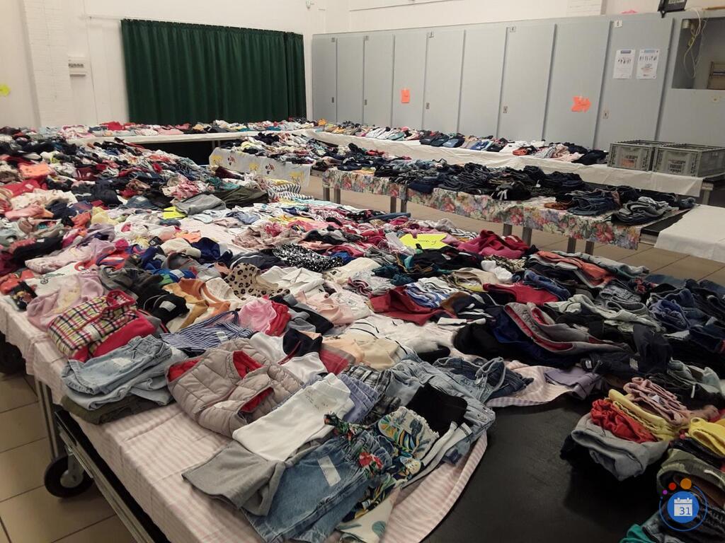 Image Bourse vetements d'été enfants et femmes (photo 1)