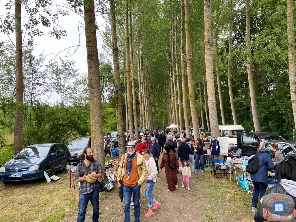 Image Brocante du bourg - marche gastronomique et commercial (photo 1)