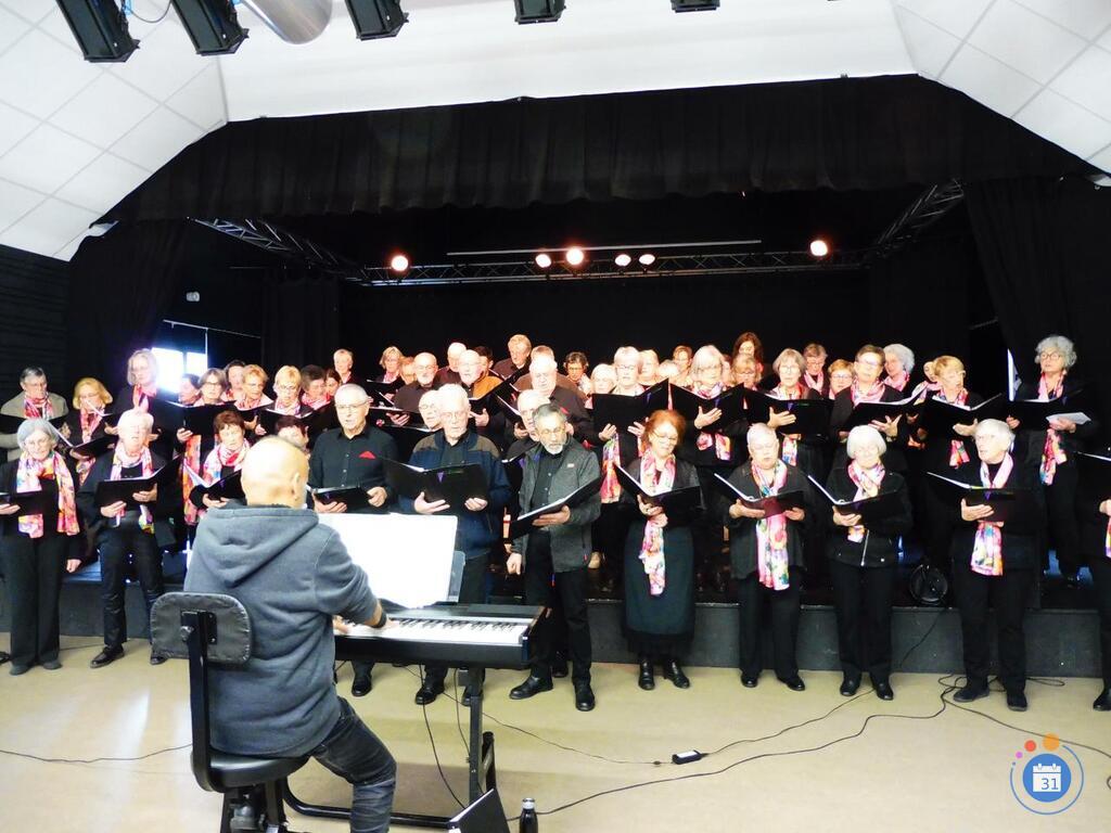 Image Vide grenier organisé par la chorale Log'A'Rythmes (photo 1)