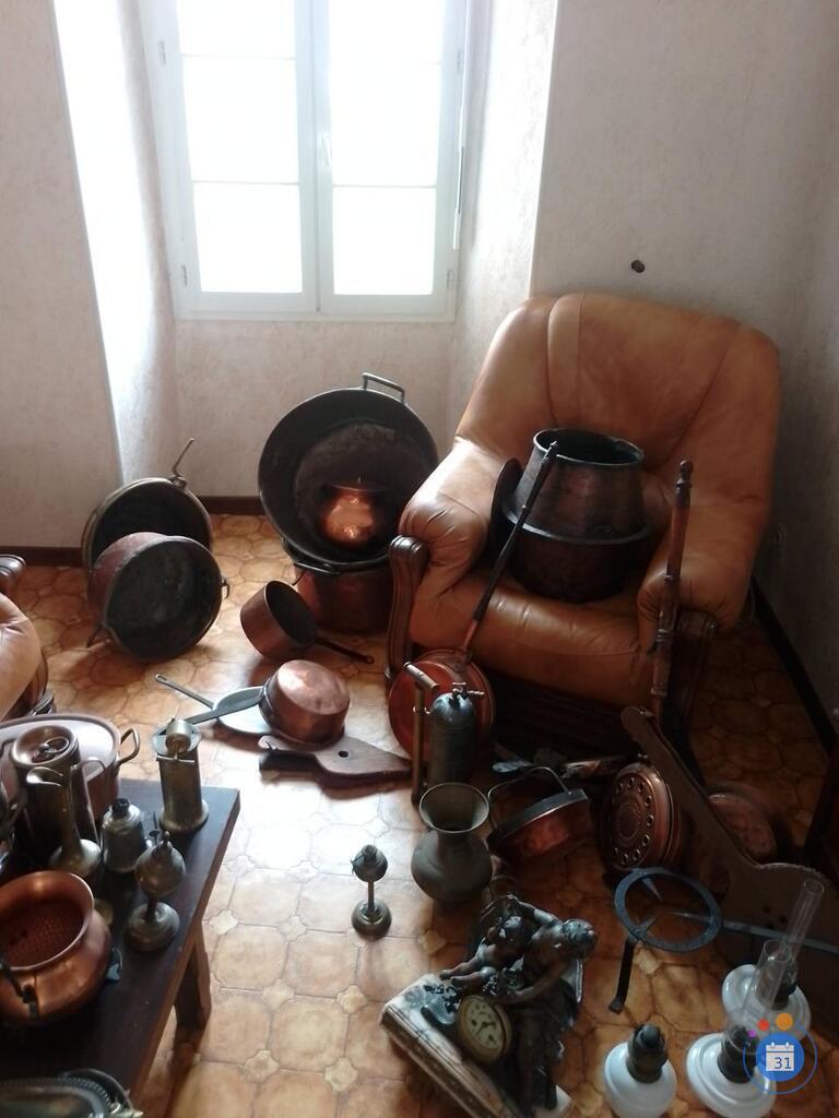 Image Grand vide-maison: nombreux objets et meubles à petits prix (photo 4)