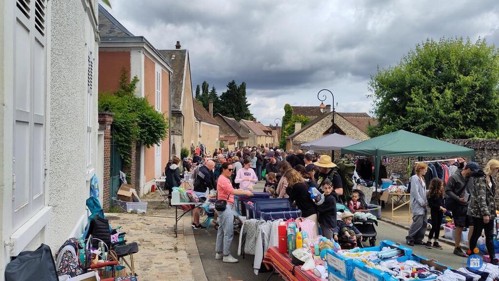 Image Brocante Vide-Grenier d'Hermeray (photo 1)