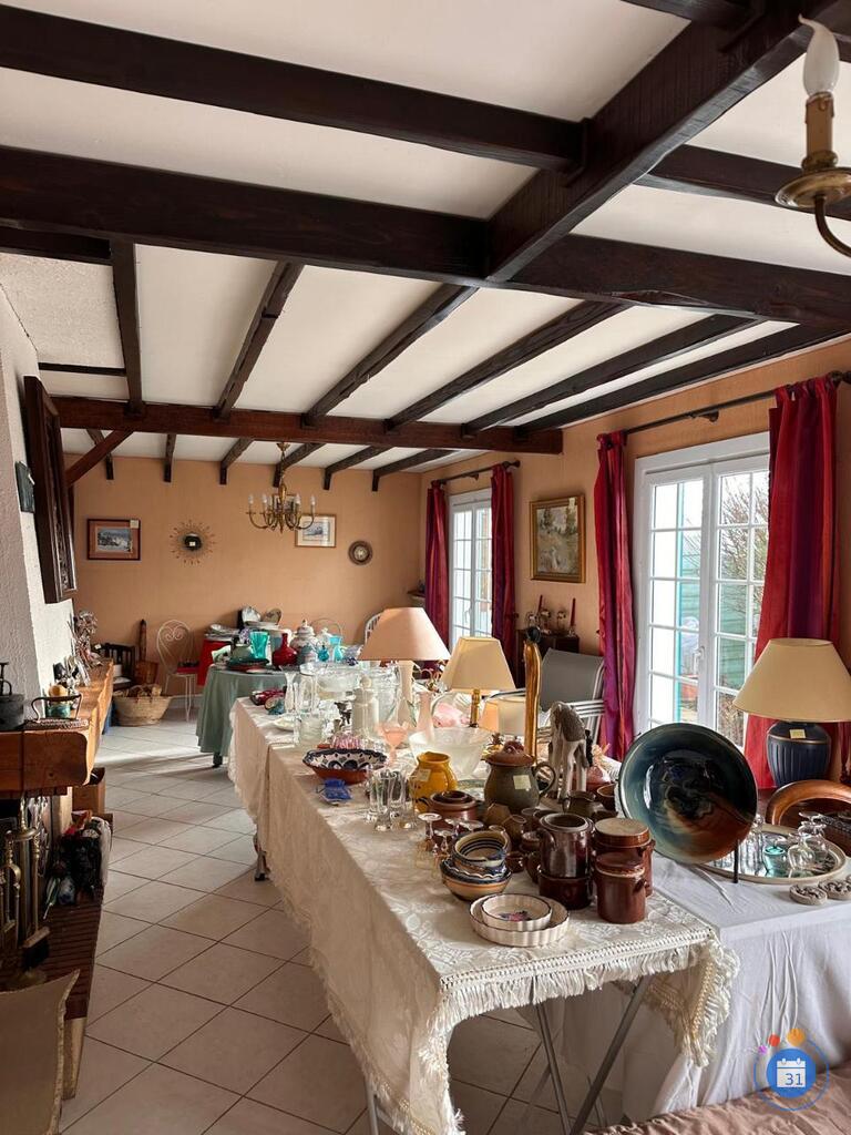 Image Vide totale de la maison. (photo 1)