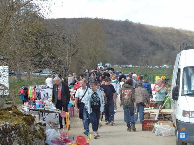 Image vide grenier provenchères sur marne 52320 (photo 1)